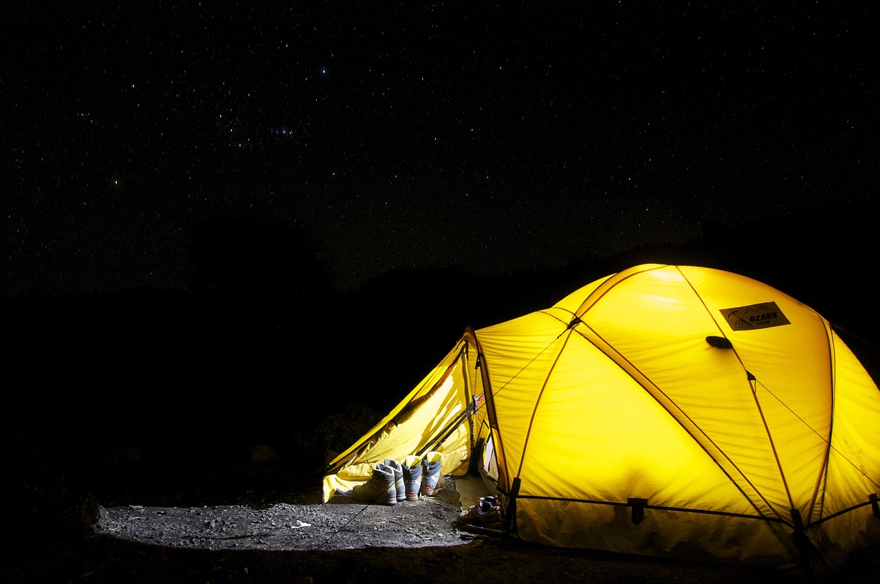 ¿Cuánto mide una carpa para 50 personas?