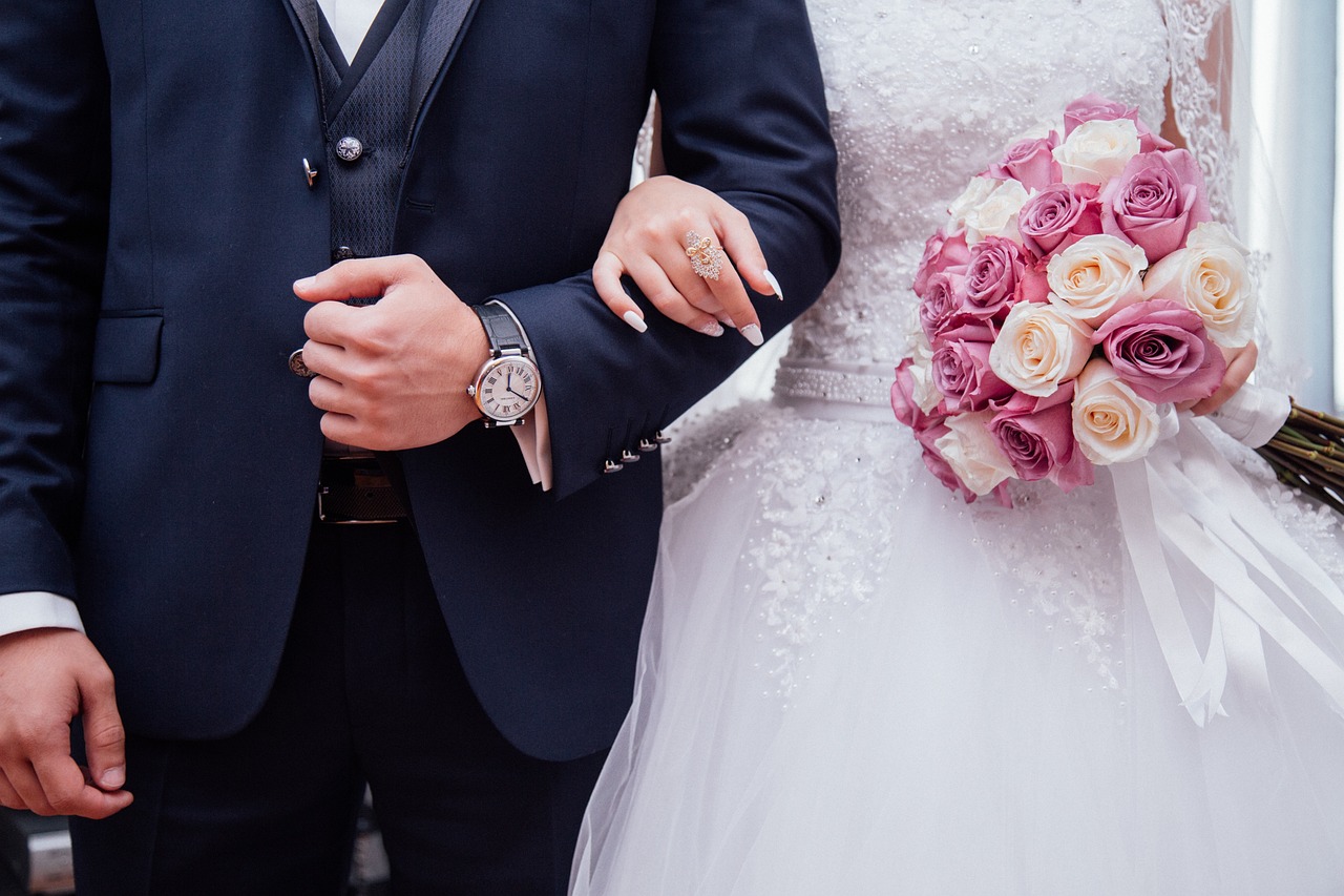 ¿Que simboliza los anillos en la boda?