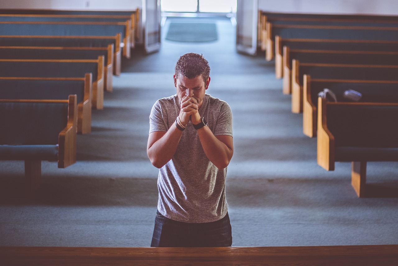 ¿Qué se hace en la boda por la iglesia?