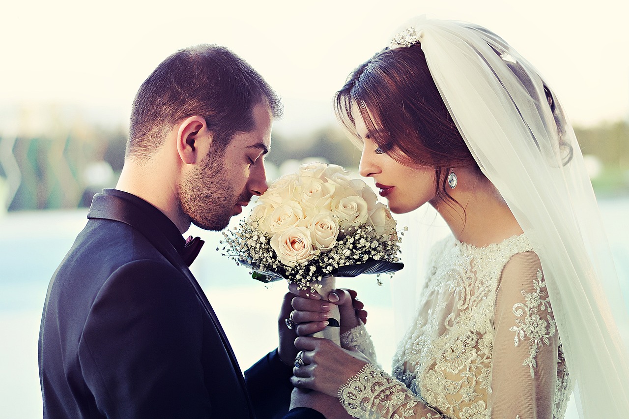 ¿Qué tipo de vestido usar para una boda por la tarde?