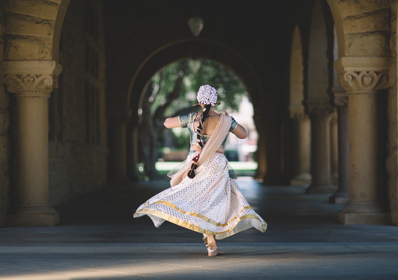 ¿Quién paga la boda según tradición?