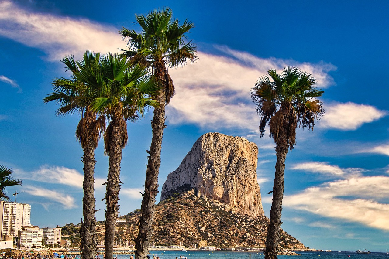 ¿Cuánto mide la playa de Calpe?