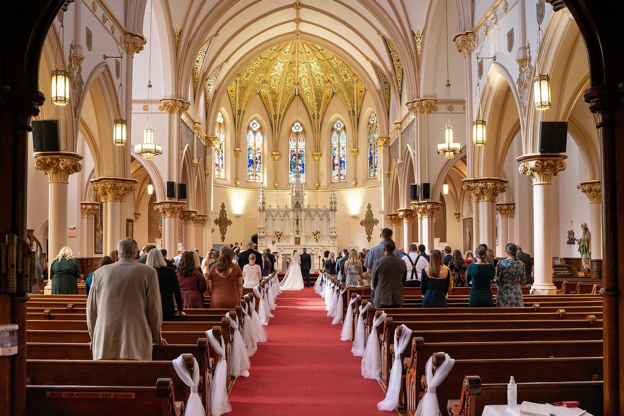 ¿Qué se hace en una boda católica?
